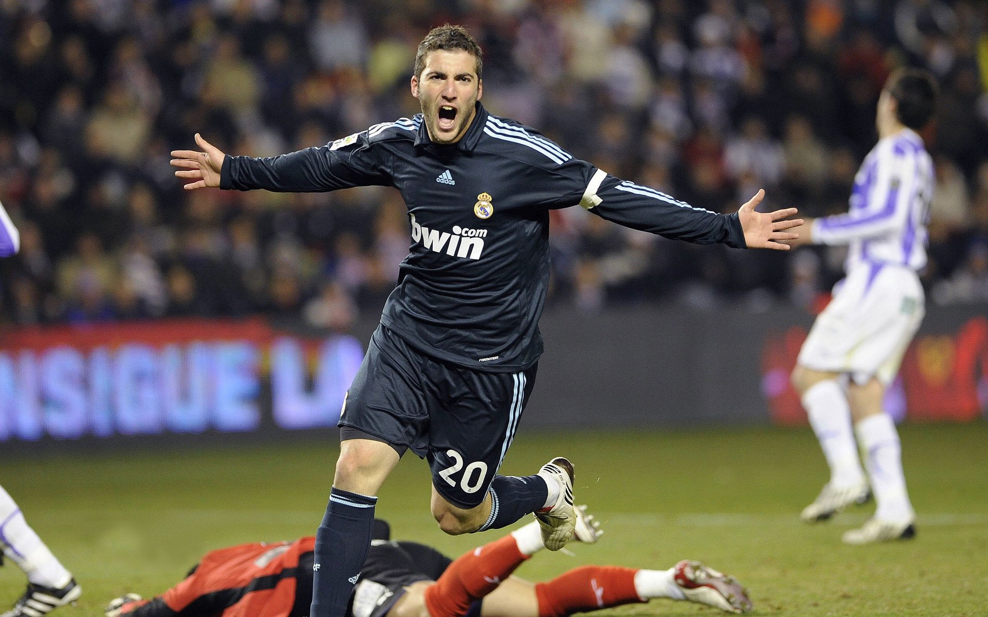 卢卡·乌兰多划水节奏极具美感